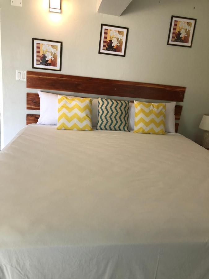 Airport Beach Hotel Montego Bay Ngoại thất bức ảnh