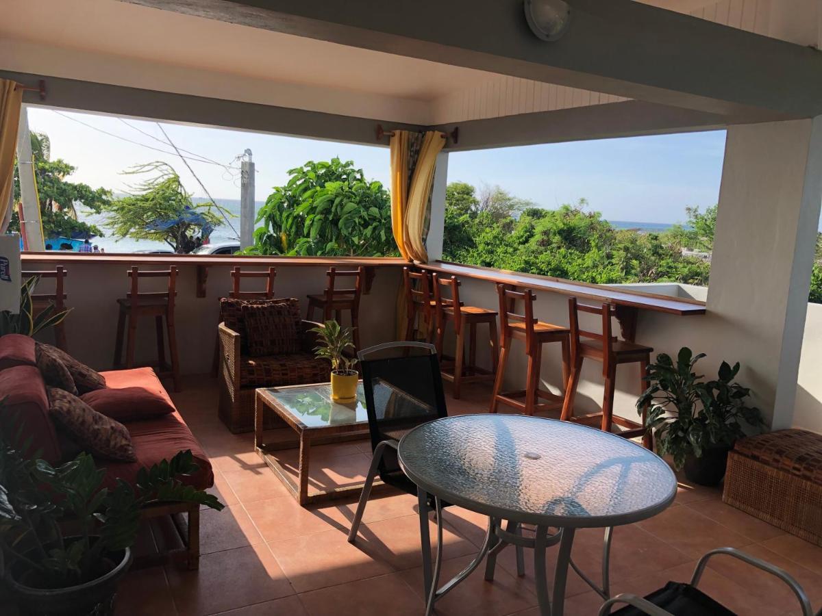 Airport Beach Hotel Montego Bay Ngoại thất bức ảnh