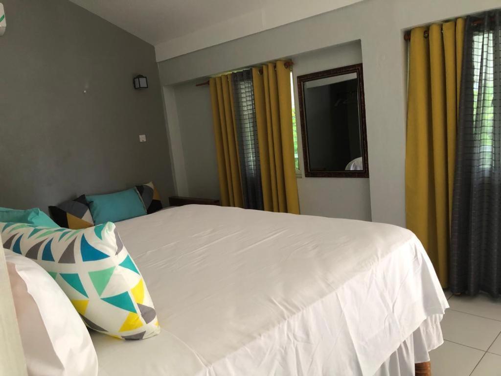 Airport Beach Hotel Montego Bay Ngoại thất bức ảnh