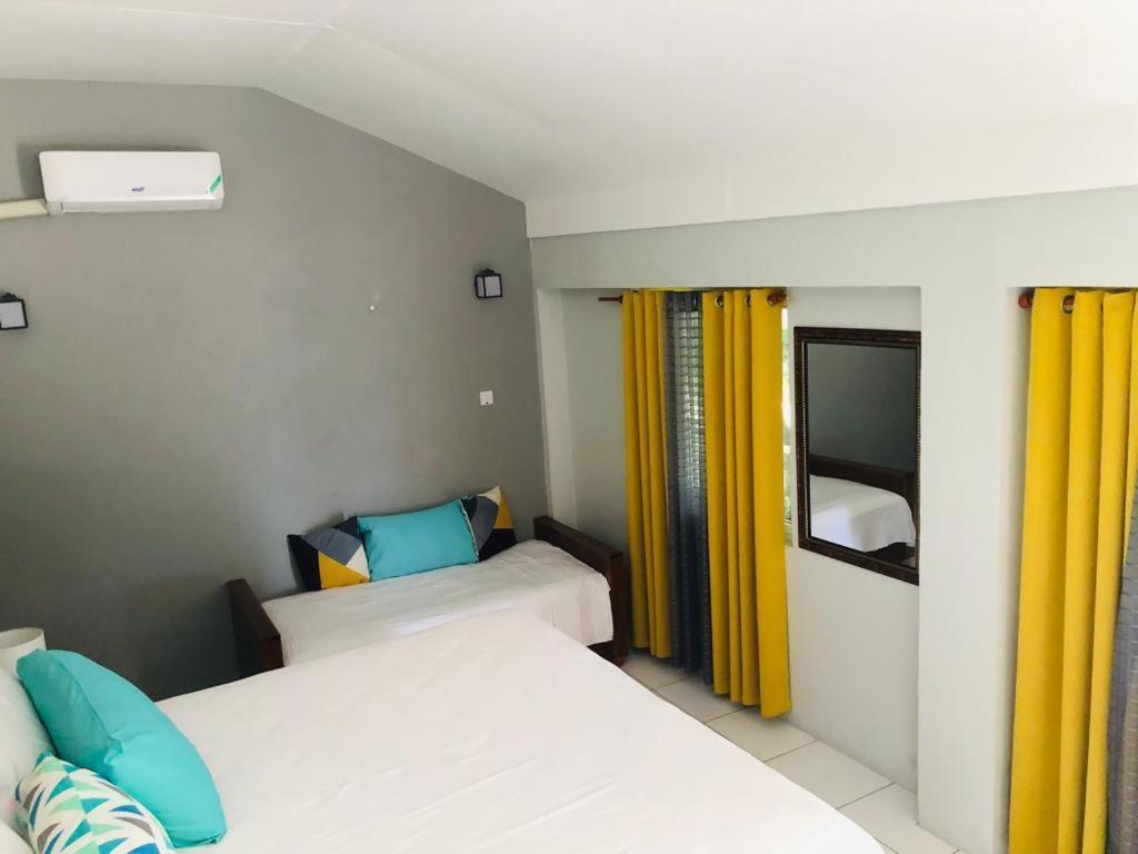 Airport Beach Hotel Montego Bay Ngoại thất bức ảnh